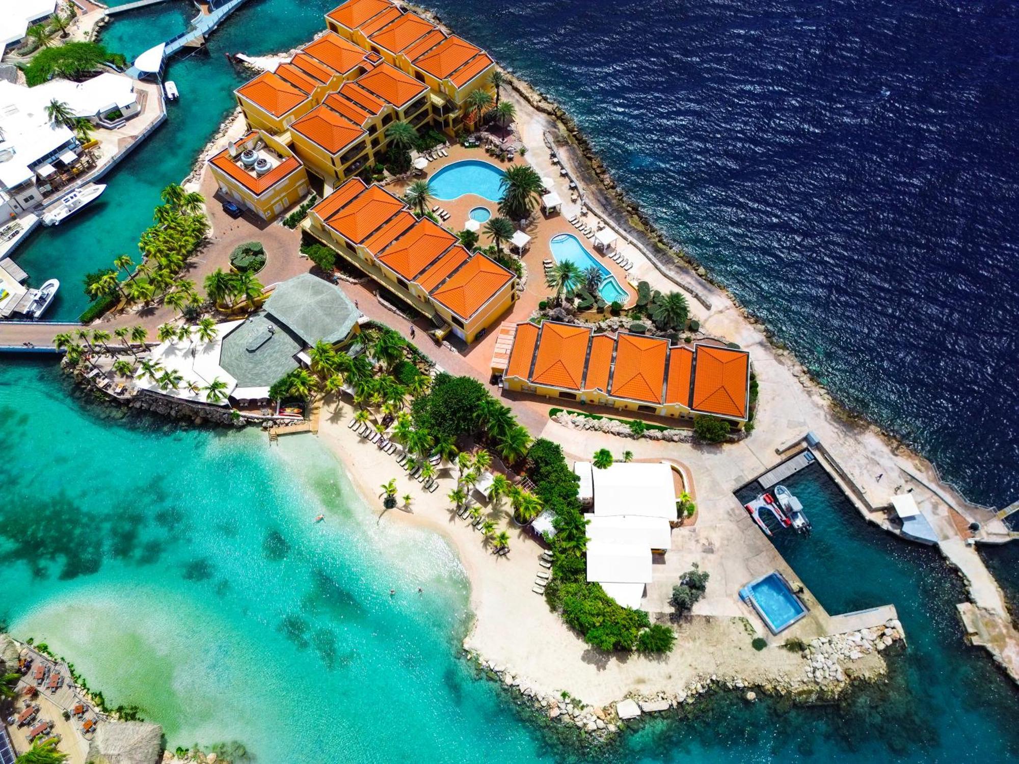 The Royal Sea Aquarium Resort Willemstad Exterior photo