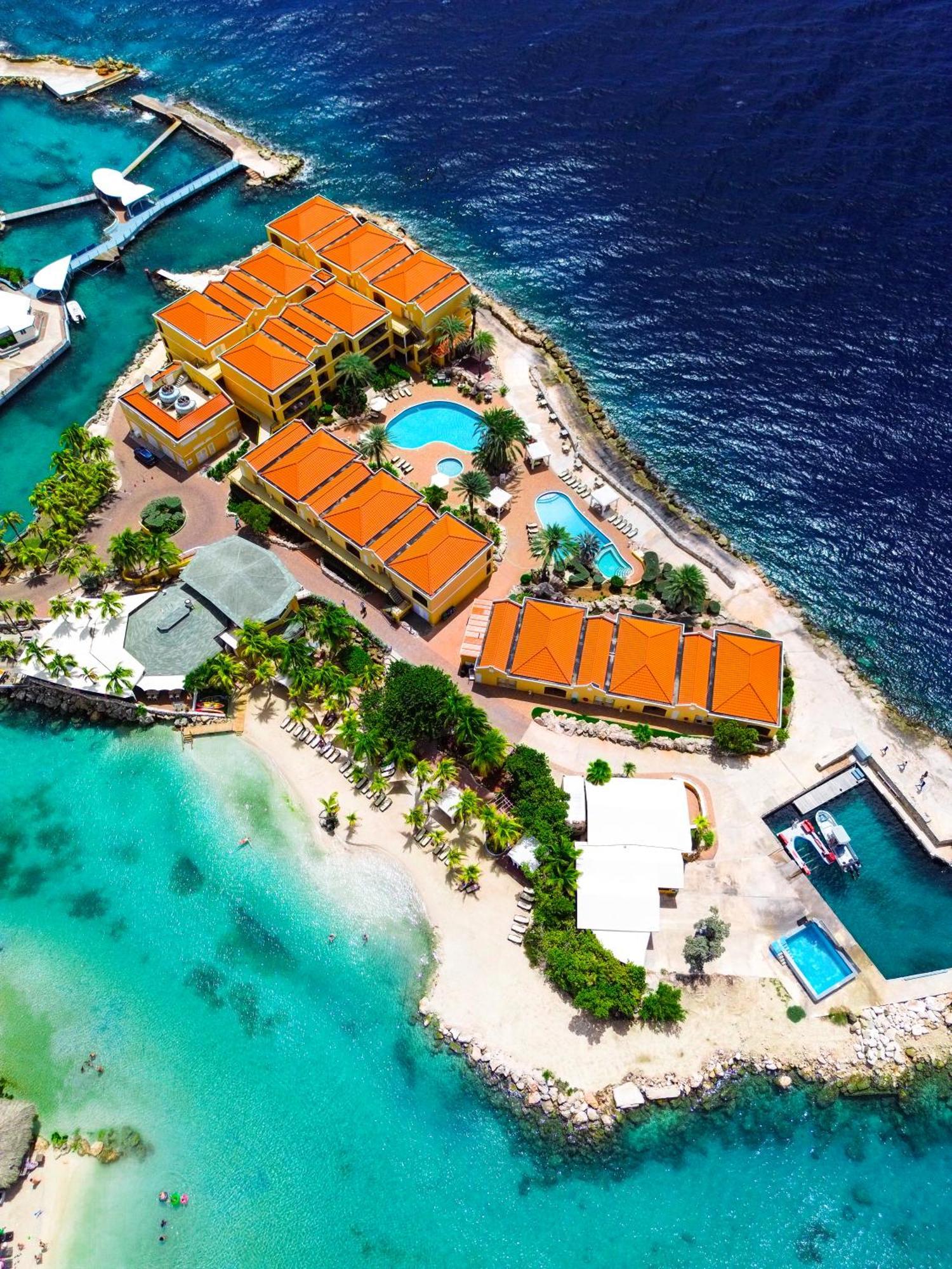 The Royal Sea Aquarium Resort Willemstad Exterior photo