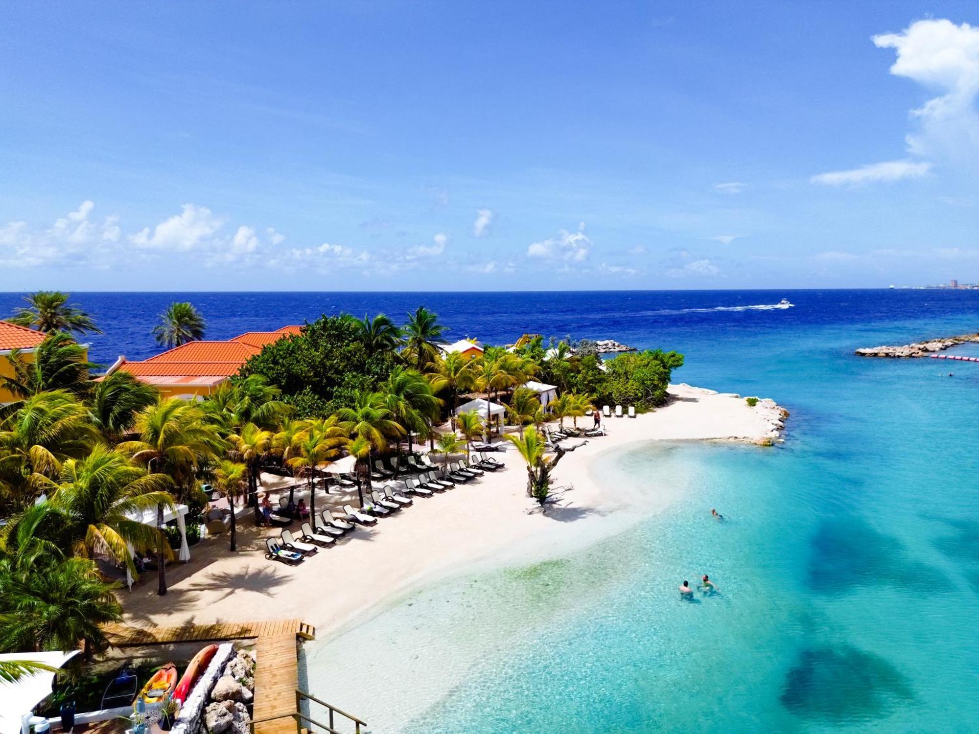 The Royal Sea Aquarium Resort Willemstad Exterior photo
