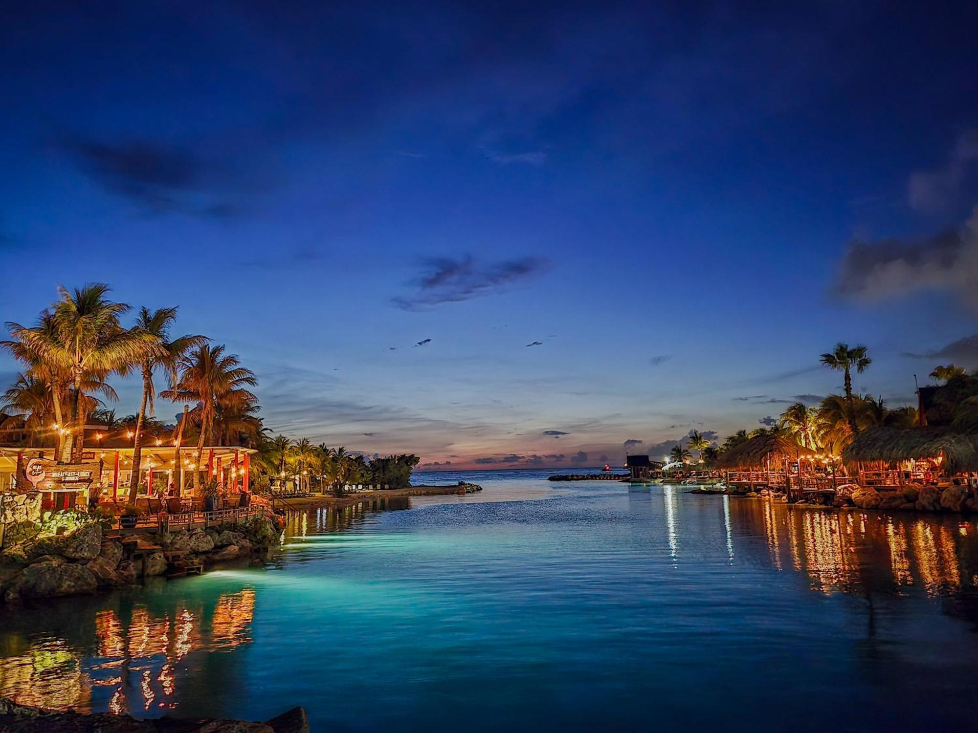 The Royal Sea Aquarium Resort Willemstad Exterior photo
