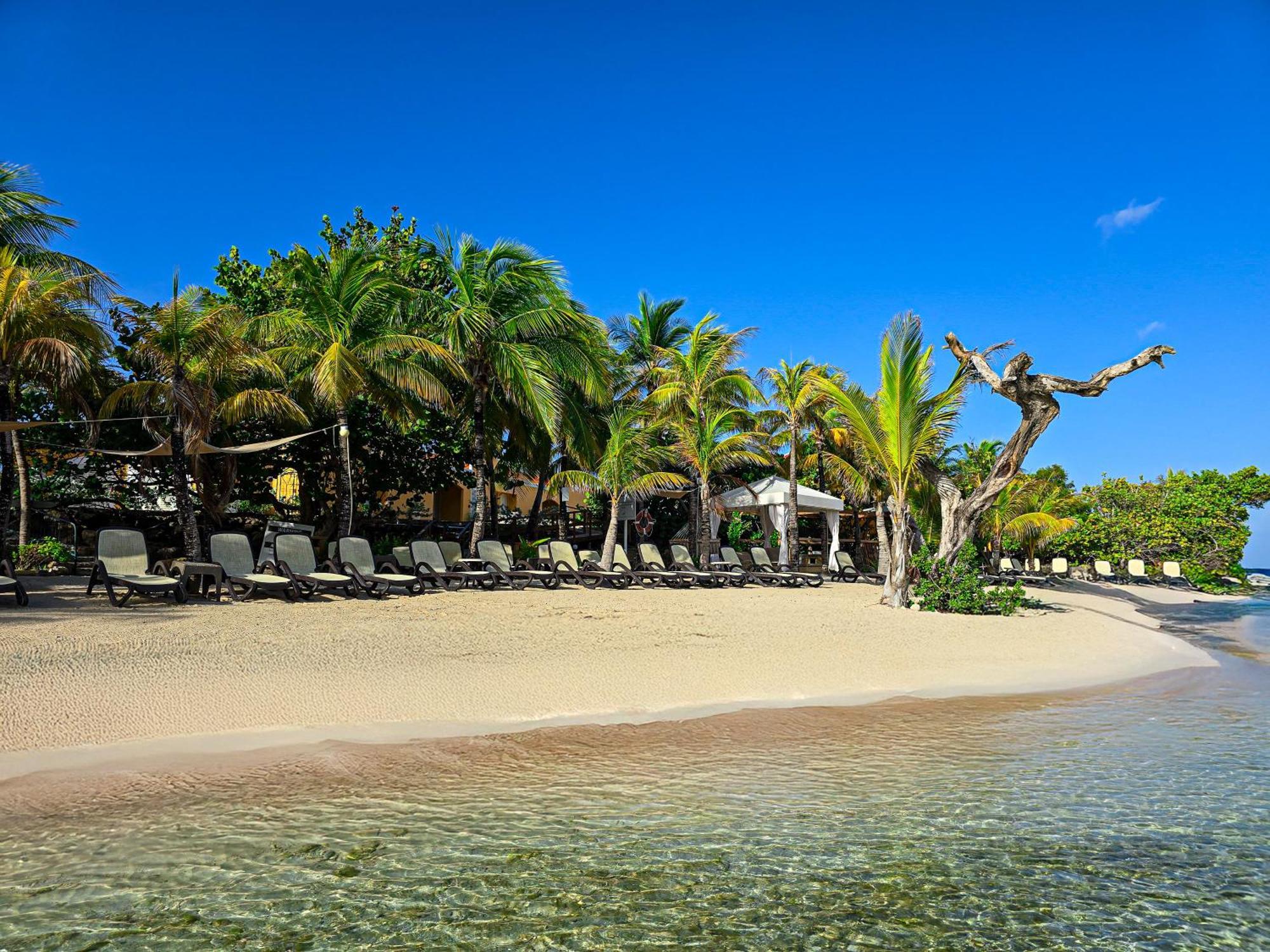 The Royal Sea Aquarium Resort Willemstad Exterior photo