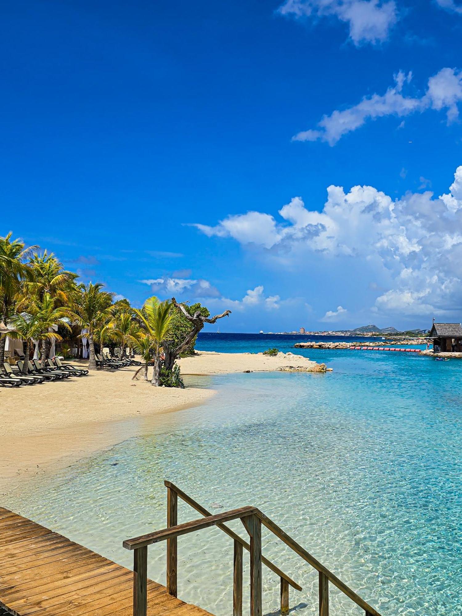 The Royal Sea Aquarium Resort Willemstad Exterior photo